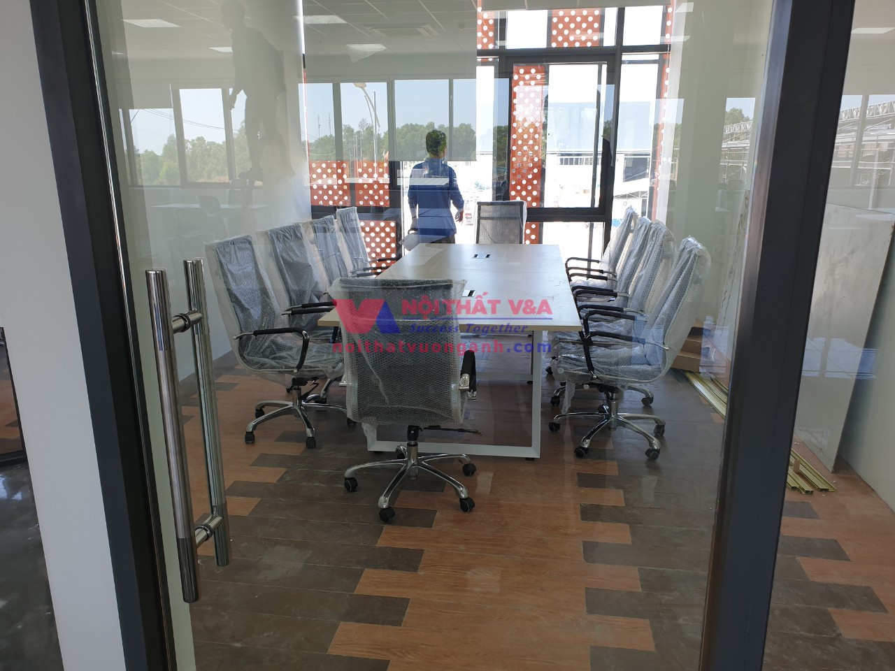 phan-phoi-noi-that-van-phong-tai-khu-cong-nghiep-phuoc-dong