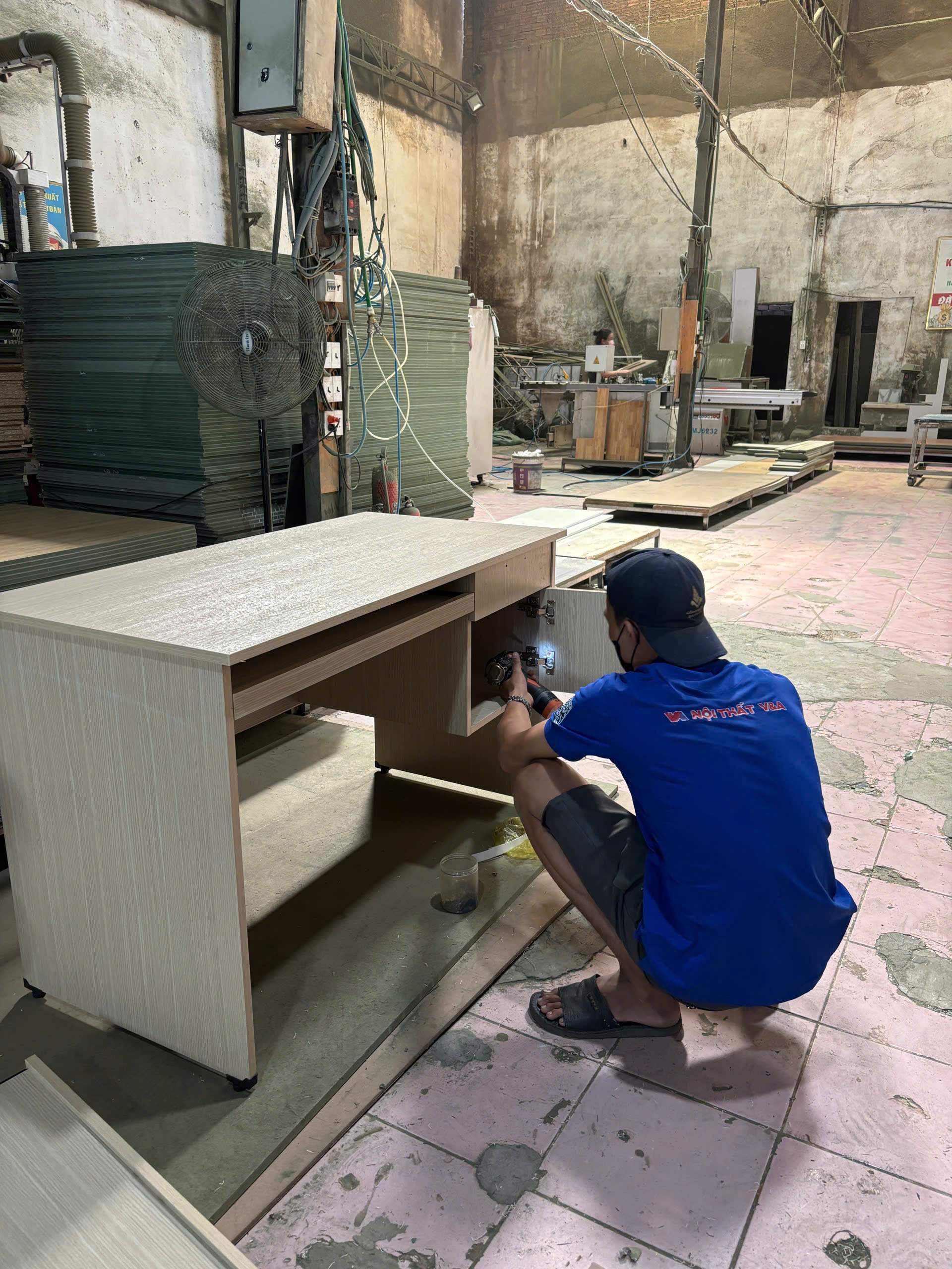 Gia Công Bàn Theo Yêu Cầu Tại Xưởng Sản Xuất Nội Thất Gỗ Quận 12