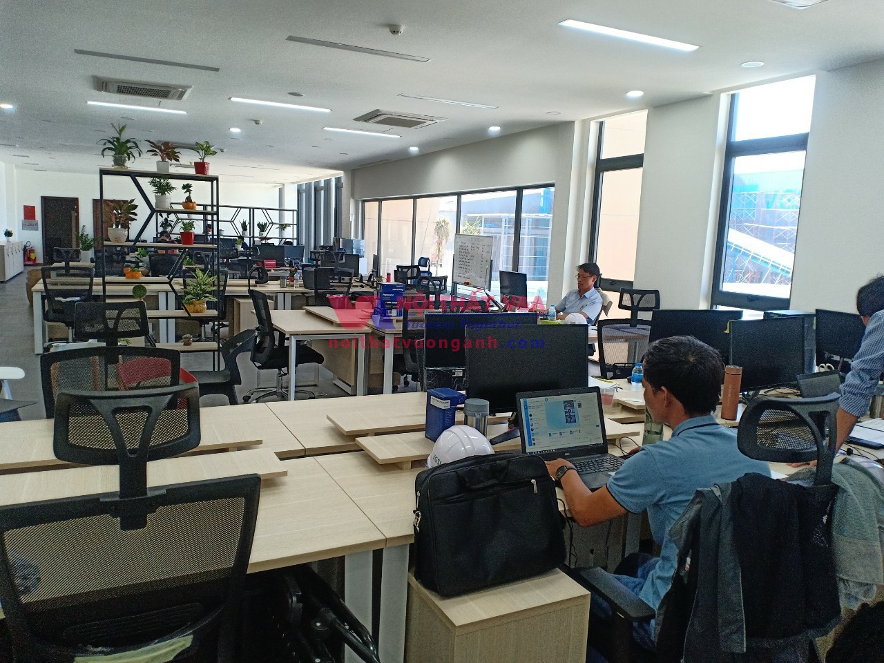 nội thất văn phòng hòa phát tại kcn láng lớn 2